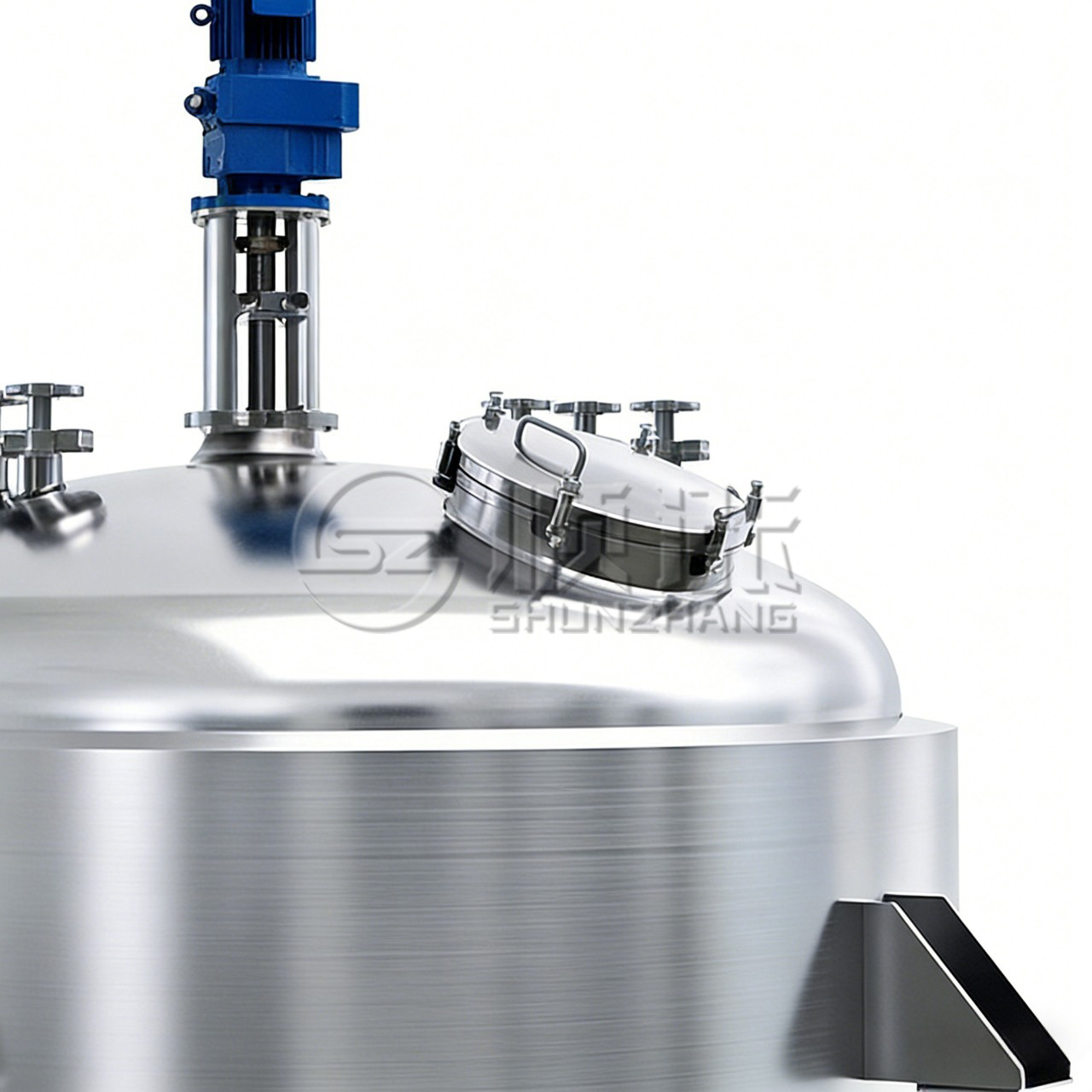 不锈钢反应釜源头厂家,采用 304/316L 不锈钢材质,焊接工艺稳固耐用,适用于各类化工、制药、食品反应釜设备,支持定制。